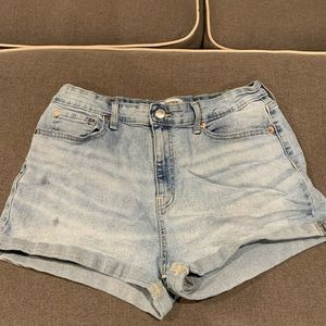 Denim Levi’s shorts